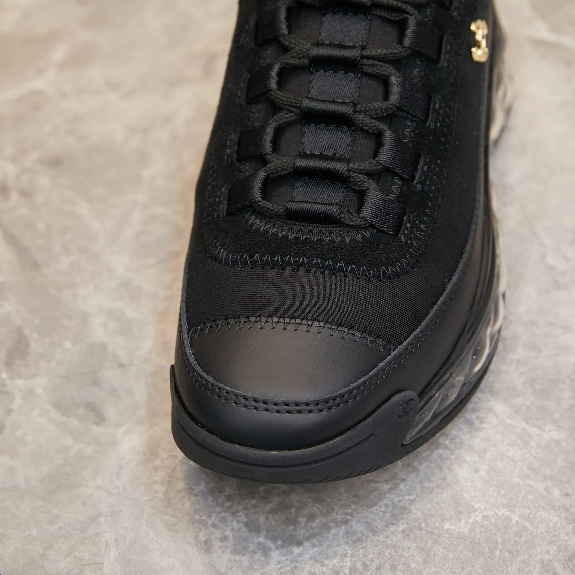 Men's men's shoes pP580! Chanel Chanel - 2024 counter top casual sneakers This classic design; the upper is made of various craftsmanship styles; the outsole is fashionable and sporty; the outsole is fashionable and sporty; the extraordinary inclusion of a variety of color matching elements... The diversified mix and match is very beautiful and versatile, casual, fashionable, sports and outdoor can be taken into account... ꫛꫀꪝ Go➫ Materials: ❶Upper made of: original imported cowhide ❷Inside made of: original imported breathable sheepskin ❸Outsole is based on: Original TPU air cushion outsole. Full set of boutique packaging for women 35–41 and men 39–45.